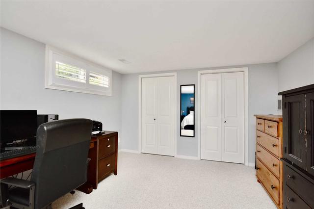 17 Algonquin Tr, House detached with 2 bedrooms, 2 bathrooms and 6 parking in Barrie ON | Image 17