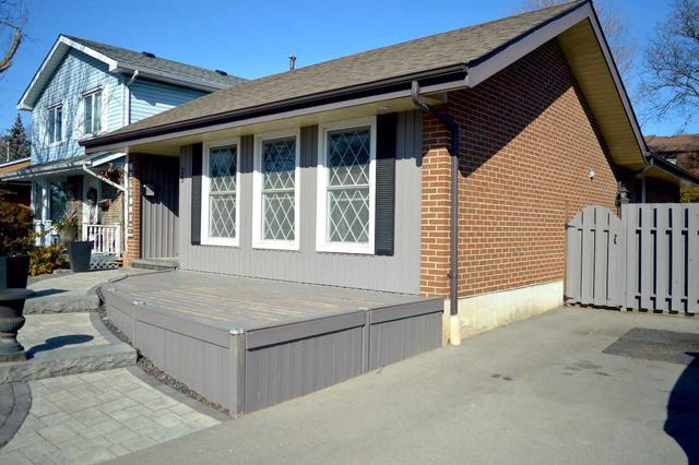25 Glenmount Crt, House detached with 3 bedrooms, 3 bathrooms and 2 parking in Whitby ON | Image 1