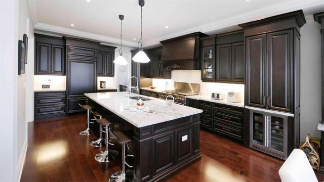 112 Frontenac Ave, House detached with 4 bedrooms, 5 bathrooms and 4 parking in Toronto ON | Image 6