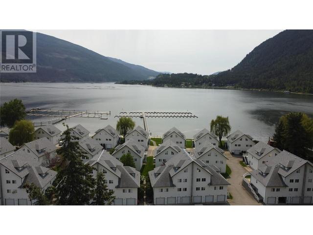 242 - 213 White Pine Crescent, Condo with 2 bedrooms, 1 bathrooms and 2 parking in Sicamous BC | Image 28