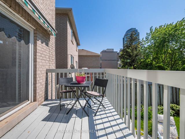 480 Kenneth Ave, House detached with 4 bedrooms, 4 bathrooms and 4 parking in Toronto ON | Image 28
