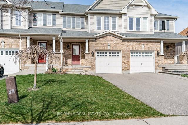11 Newport Cres, House attached with 3 bedrooms, 3 bathrooms and 3 parking in Hamilton ON | Image 12