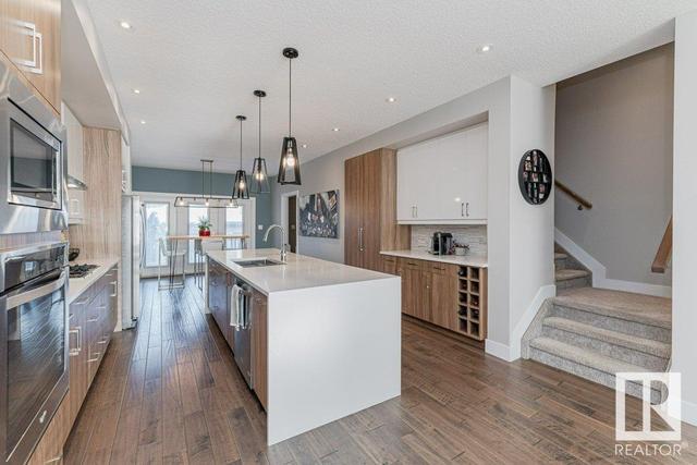 11424 71 Av Nw, House semidetached with 4 bedrooms, 3 bathrooms and null parking in Edmonton AB | Image 9