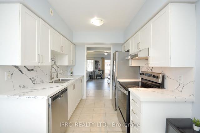 5 - 619 Dundas St W, Townhouse with 2 bedrooms, 2 bathrooms and 2 parking in Mississauga ON | Image 6