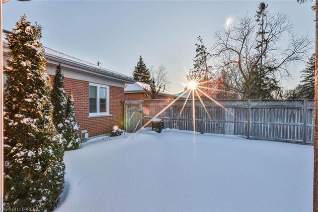 84 Henderson Avenue, House detached with 4 bedrooms, 2 bathrooms and 3 parking in Brantford ON | Image 37