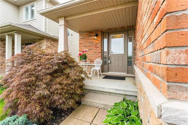 15 Savannah Ridge Drive, House semidetached with 2 bedrooms, 1 bathrooms and 4 parking in Brant ON | Image 4