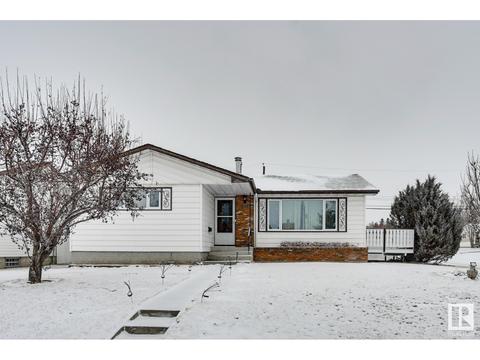 6108 142 Av Nw, House detached with 4 bedrooms, 2 bathrooms and null parking in Edmonton AB | Card Image