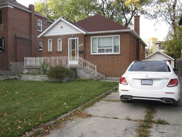 658 Bedford Park Ave, House detached with 2 bedrooms, 2 bathrooms and 5 parking in Toronto ON | Image 1