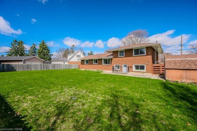 54 Brentwood Drive, House detached with 3 bedrooms, 1 bathrooms and 3 parking in Guelph ON | Image 27