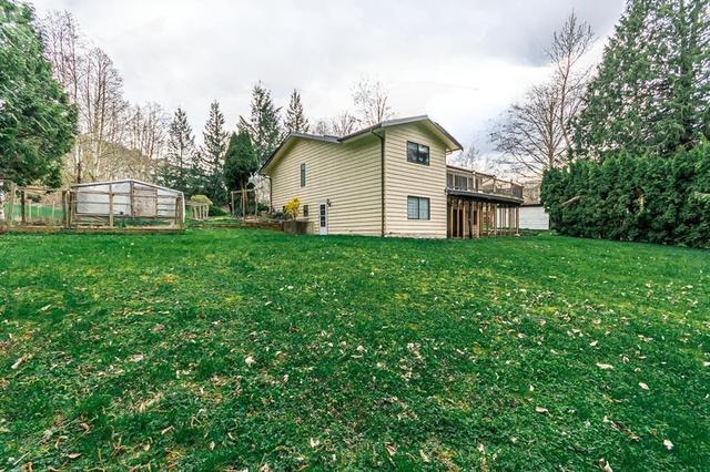 46833 Hudson Road, House detached with 3 bedrooms, 2 bathrooms and null parking in Chilliwack BC | Image 3