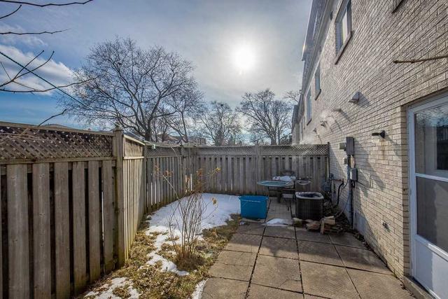 2 Courville Coach Way, Townhouse with 4 bedrooms, 3 bathrooms and 2 parking in Toronto ON | Image 11
