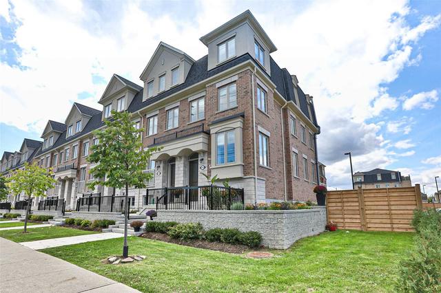 1044b Islington Ave, Townhouse with 3 bedrooms, 4 bathrooms and 2 parking in Toronto ON | Image 1