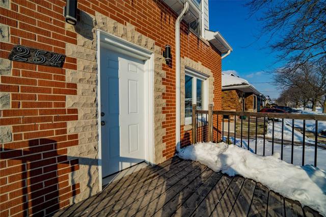 upper - 254 Hibbert Ave, House detached with 2 bedrooms, 1 bathrooms and 4 parking in Oshawa ON | Image 3