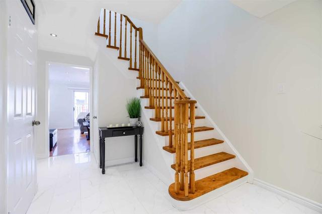 8 Tralee St, House detached with 3 bedrooms, 3 bathrooms and 4 parking in Brampton ON | Image 32