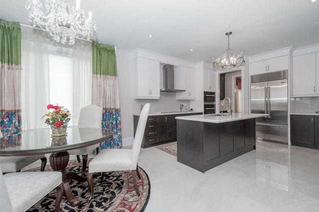 2162 Lillykin St, House detached with 4 bedrooms, 5 bathrooms and 4 parking in Oakville ON | Image 3