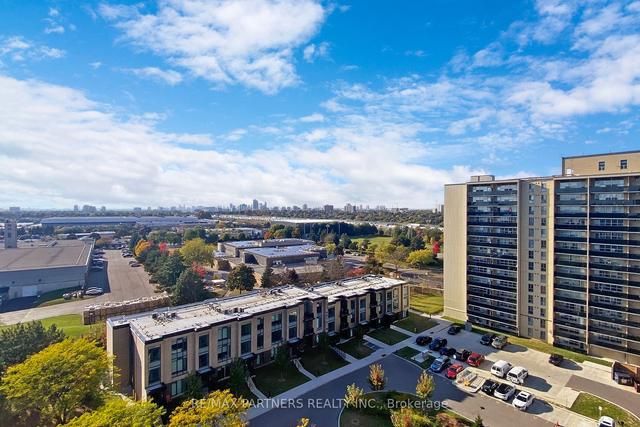 1210 - 120 Dundalk Dr, Condo with 2 bedrooms, 1 bathrooms and 1 parking in Toronto ON | Image 1