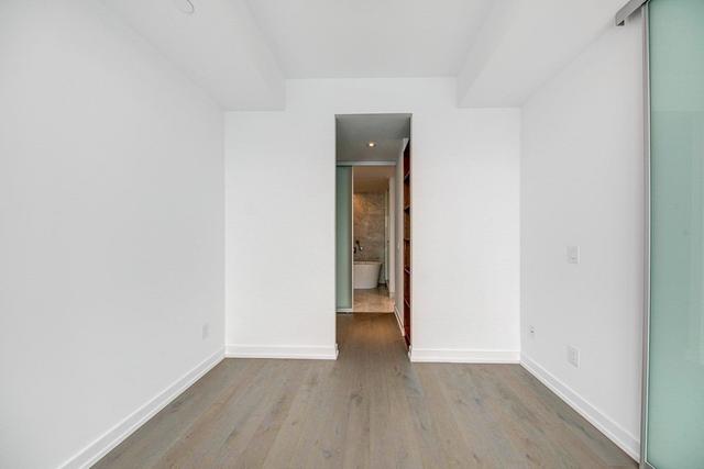 4012 - 488 University Ave, Condo with 1 bedrooms, 1 bathrooms and 0 parking in Toronto ON | Image 16