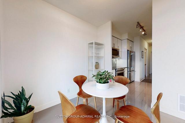 3802 - 825 Church St, Condo with 3 bedrooms, 2 bathrooms and 1 parking in Toronto ON | Image 4