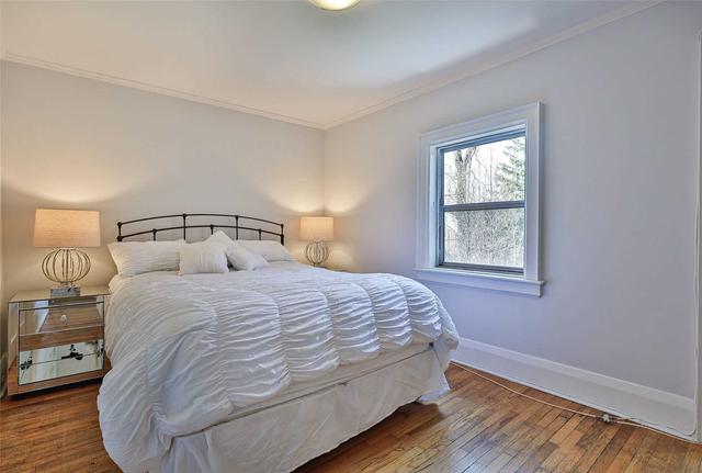 422 Glenlake Ave, House detached with 3 bedrooms, 2 bathrooms and 0 parking in Toronto ON | Image 3