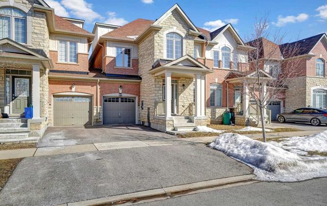 124 Living Cres, House attached with 3 bedrooms, 4 bathrooms and 2 parking in Markham ON | Image 12
