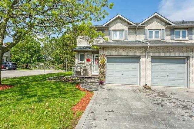 17 - 1 Royalwood Crt, Townhouse with 2 bedrooms, 3 bathrooms and 1 parking in Hamilton ON | Image 1