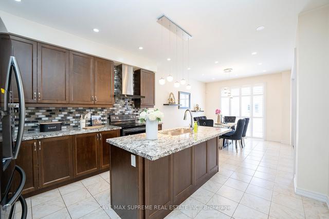 24 Argelia Cres, House detached with 5 bedrooms, 4 bathrooms and 6 parking in Brampton ON | Image 6