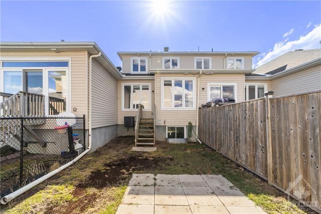 112 Desmond Trudeau Drive, Townhouse with 3 bedrooms, 2 bathrooms and 3 parking in Arnprior ON | Image 29