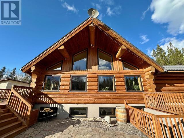 5779 Raceway Road, House detached with 4 bedrooms, 3 bathrooms and null parking in Bulkley Nechako A BC | Image 5
