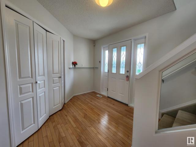 4707 190 St Nw, House detached with 4 bedrooms, 2 bathrooms and 4 parking in Edmonton AB | Image 1