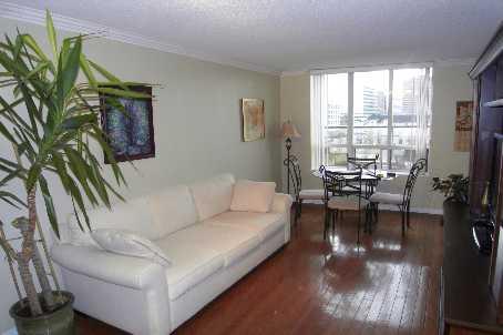 404 - 51 Harrison Garden Blvd, Condo with 2 bedrooms, 2 bathrooms and 1 parking in Toronto ON | Image 7