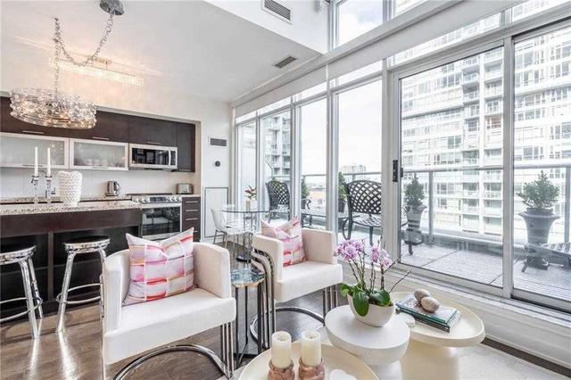 uph14 - 21 Nelson St, Condo with 1 bedrooms, 2 bathrooms and 2 parking in Toronto ON | Image 2