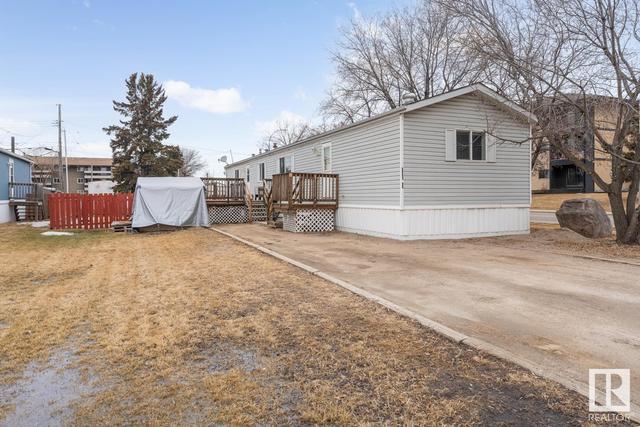 5320 53 St, House other with 3 bedrooms, 2 bathrooms and null parking in Cold Lake AB | Image 2