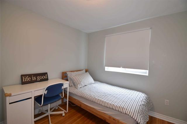 14 Tangle Briar Way, Townhouse with 3 bedrooms, 3 bathrooms and 2 parking in Toronto ON | Image 4
