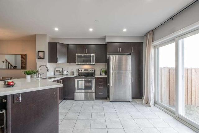 624 Laking Terr, House attached with 3 bedrooms, 3 bathrooms and 2 parking in Milton ON | Image 4