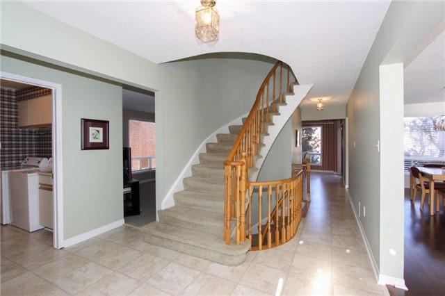 1001 Riverview Cres, House detached with 4 bedrooms, 4 bathrooms and 4 parking in Pickering ON | Image 2