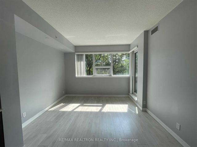 305 - 2212 Lake Shore Blvd W, Condo with 1 bedrooms, 1 bathrooms and 1 parking in Toronto ON | Image 4