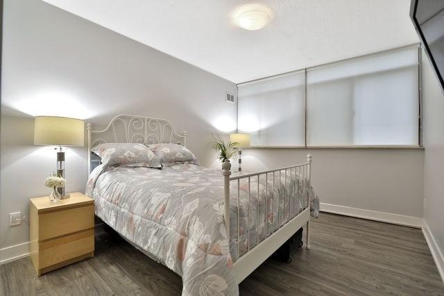 105 - 20 Speers Rd, Condo with 3 bedrooms, 2 bathrooms and 1 parking in Oakville ON | Image 13