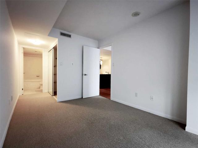 1201 - 38 Grenville St, Condo with 2 bedrooms, 2 bathrooms and 1 parking in Toronto ON | Image 9