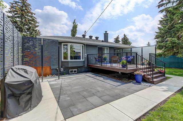 3756 36 Avenue Sw, House detached with 6 bedrooms, 2 bathrooms and 5 parking in Calgary AB | Image 5