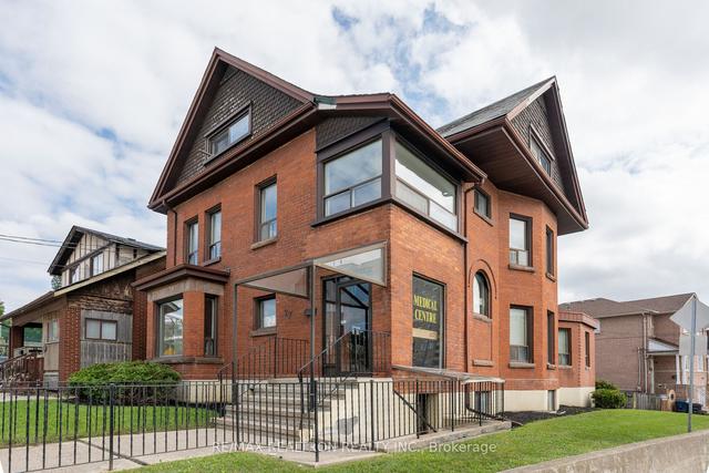 27 John St, House detached with 9 bedrooms, 4 bathrooms and 6 parking in Toronto ON | Image 1