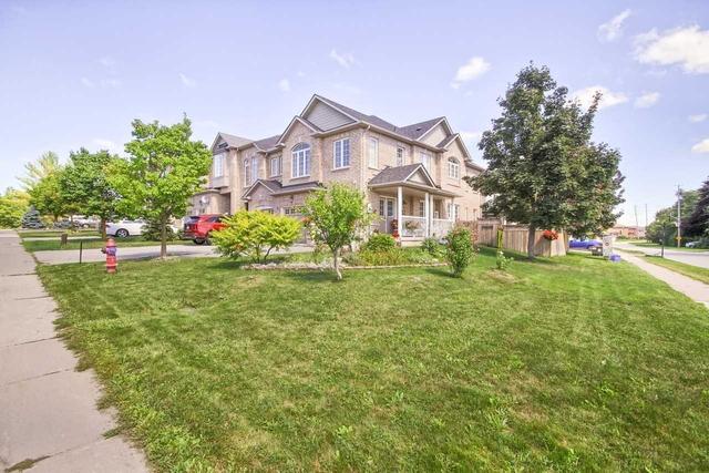 533 Ainsworth Dr, House attached with 3 bedrooms, 4 bathrooms and 3 parking in Newmarket ON | Image 23