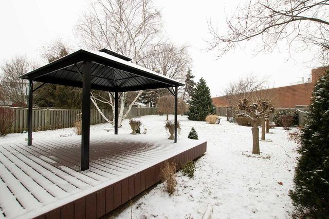 2411 Paula Crt, House detached with 3 bedrooms, 2 bathrooms and 4 parking in Burlington ON | Image 22