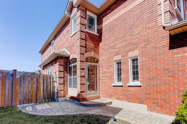 219 Milliken Meadows Dr, House attached with 3 bedrooms, 5 bathrooms and 6 parking in Markham ON | Image 12