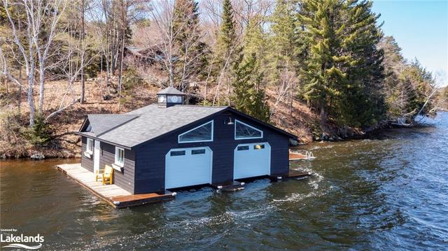 1215 Ronville Road, House detached with 6 bedrooms, 3 bathrooms and 8 parking in Lake of Bays ON | Image 3