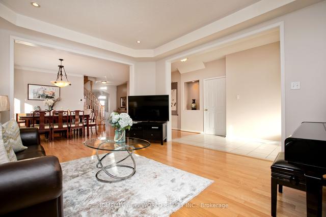 18 Houndsbrook Cres, House detached with 5 bedrooms, 4 bathrooms and 6 parking in Markham ON | Image 21