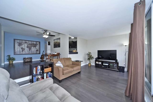 813 - 25 Four Winds Dr, Condo with 3 bedrooms, 2 bathrooms and 1 parking in Toronto ON | Image 16