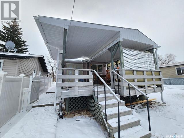 526 Main Street, House detached with 3 bedrooms, 2 bathrooms and null parking in Radville SK | Image 42