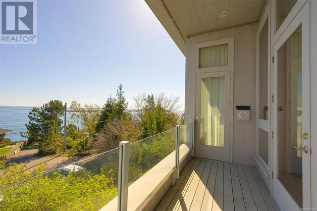 285 King George Terr, House detached with 4 bedrooms, 6 bathrooms and 3 parking in Oak Bay BC | Image 48