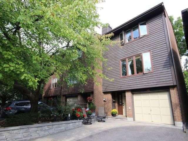 15 Montcalm St, House attached with 2 bedrooms, 3 bathrooms and 2 parking in Ottawa ON | Image 1