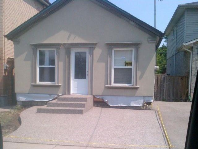 122 West Ave N, House detached with 3 bedrooms, 2 bathrooms and 4 parking in Hamilton ON | Image 1